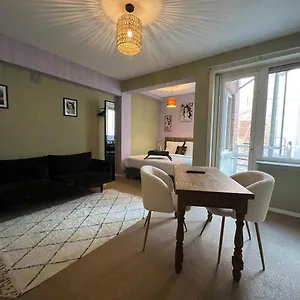 Lotelito Roomzzz , Antwerpen Belgien